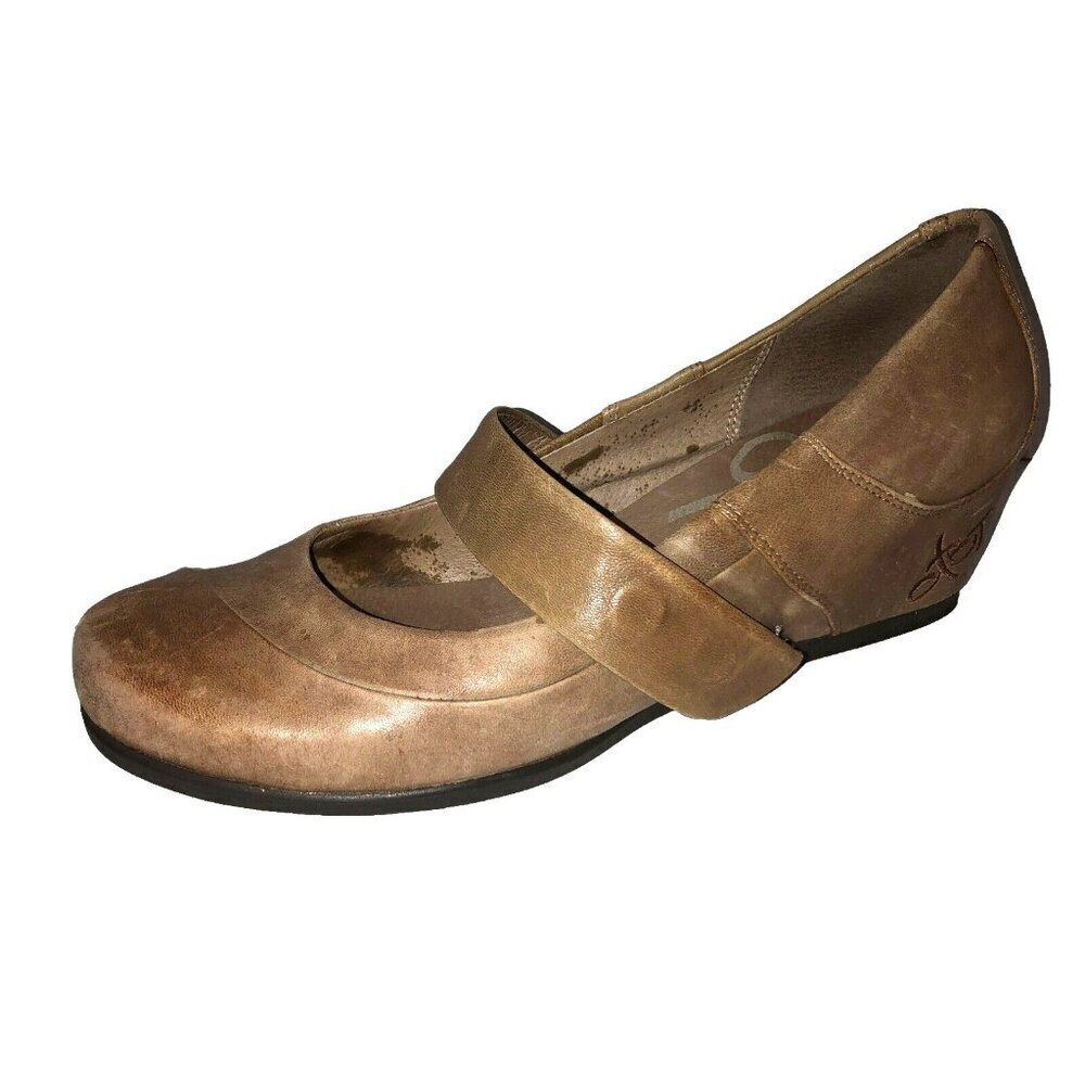 OTBT Womens Size 8.5 Beige Wedge Closed Round Toe Mary Jane Shoes